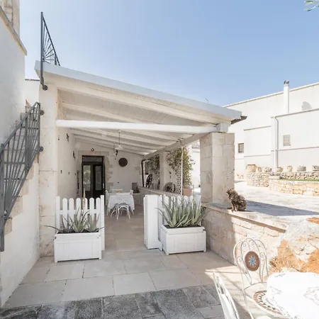 Trulli Angela * لوكوروتوندو